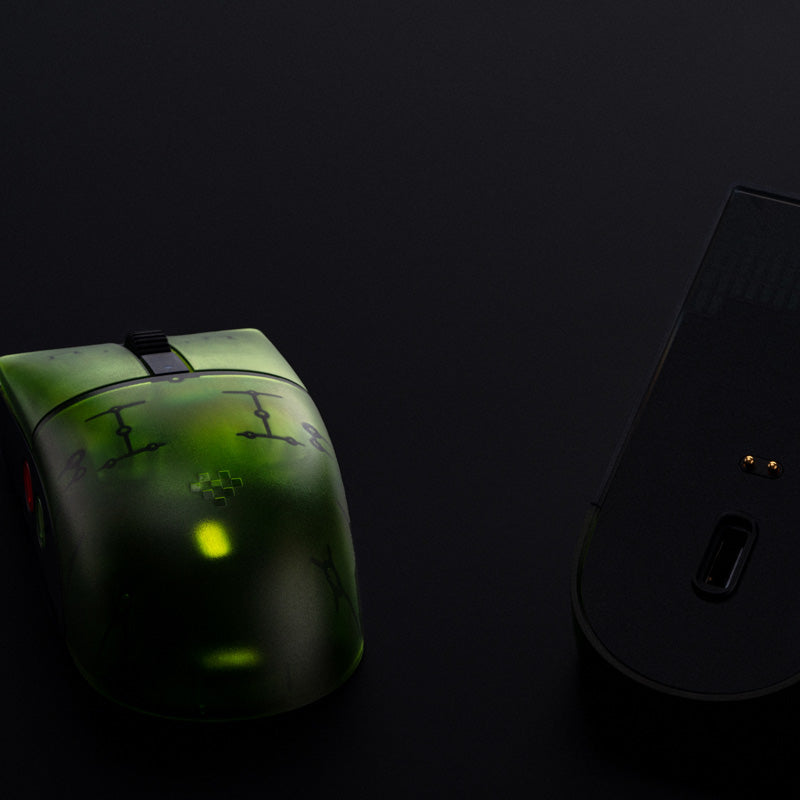 8BitDo Retro R8 Mouse - Xbox Edition - Gaming and Desktop Mouse Design